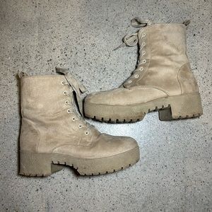 Chinese Laundry Tan, Suede, Platform, Winter, Combat Boots, Size 8 woman’s